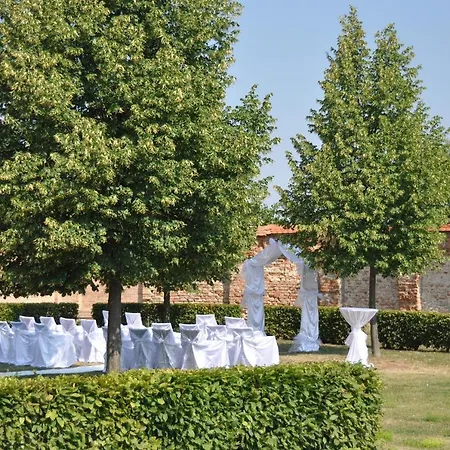 Chateau Zamek فندق 4*