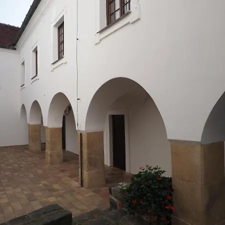 Chateau Zamek فندق