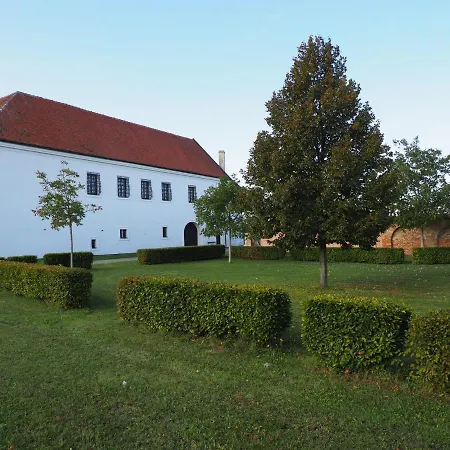 فندق Chateau Zamek سيكوفيتش