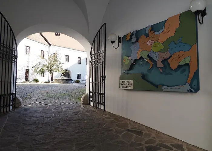 Chateau Zamek Ξενοδοχείο 4*